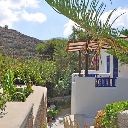 Levrossos Beach Apartments Levrossos